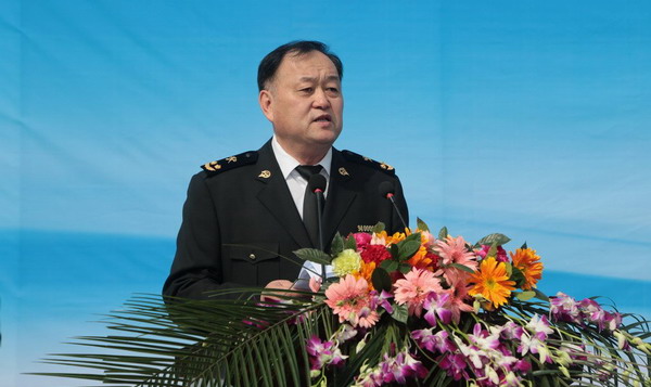 仪式上,乌鲁木齐海关副关长李军介绍了盒挛哦 图片新闻