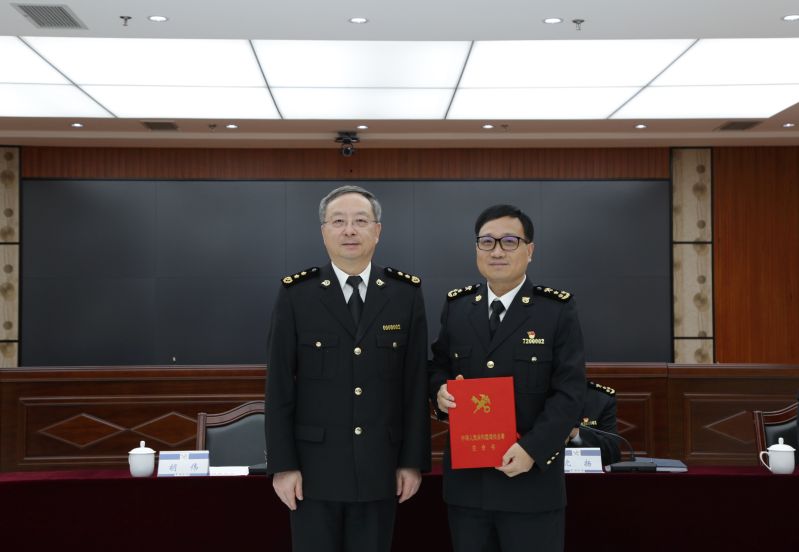 海关总署副署长,政治部主任胡伟出席贵阳海关关长任职